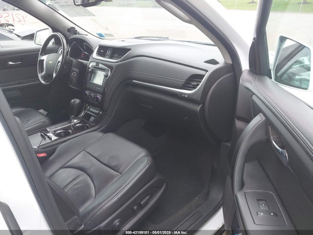1GNKVHKD8HJ181502 Chevrolet Traverse 2lt
