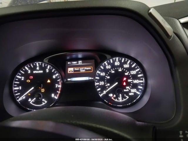 5N1DR2MM0JC678517 Nissan Pathfinder Sl