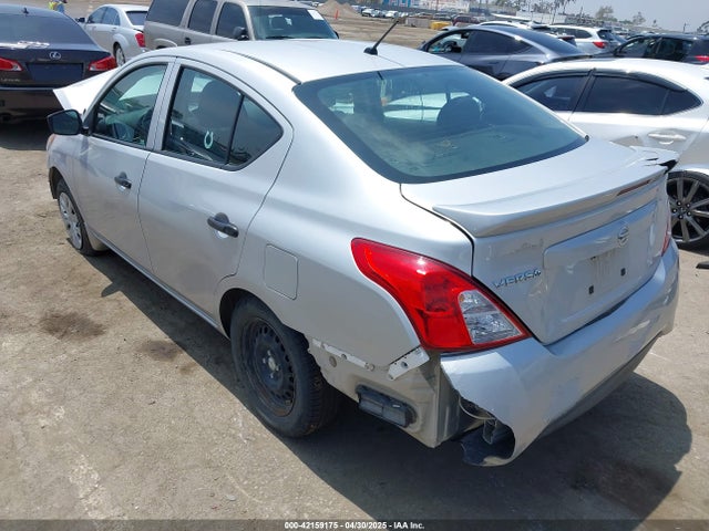 3N1CN7AP8JL881718 Nissan Versa 1.6 S+