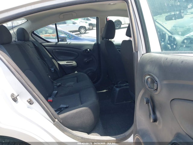 3N1CN7AP8JL881718 Nissan Versa 1.6 S+