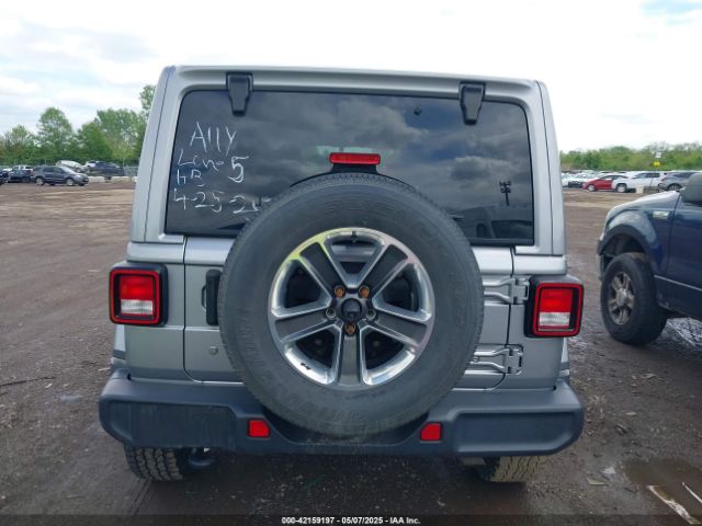 1C4HJXEN5KW542403 Jeep Wrangler Unlimited Sahara 4x4