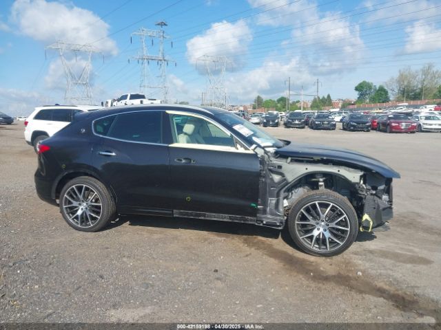 ZN661XUS6HX226945 Maserati Levante