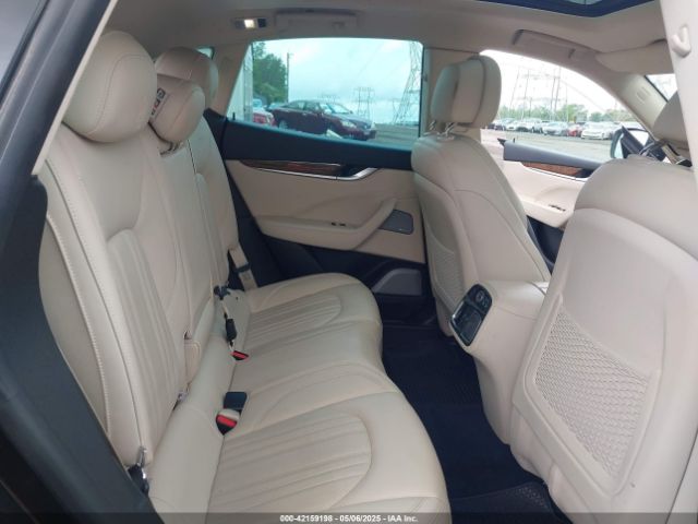 ZN661XUS6HX226945 Maserati Levante