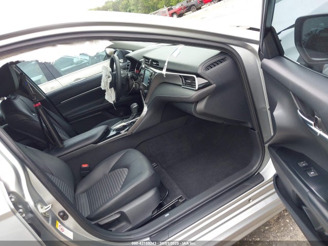 4T1B11HK3JU129549 Toyota CAMRY SE