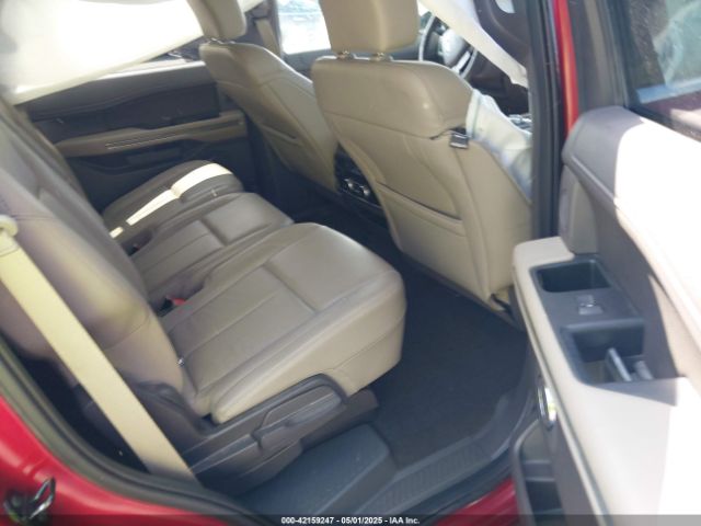1FMJU1HT5KEA71256 Ford Expedition Xlt