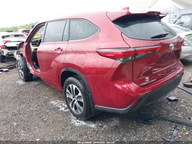 5TDGZRBH0MS132061 Toyota Highlander Xle