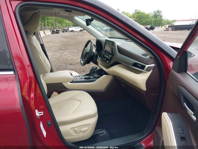 5TDGZRBH0MS132061 Toyota Highlander Xle