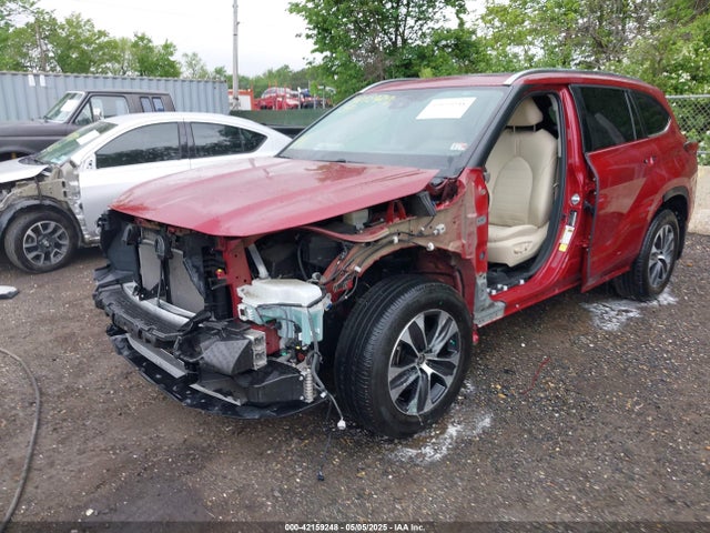 5TDGZRBH0MS132061 Toyota Highlander Xle
