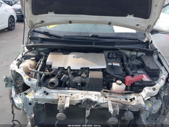 JTDKARFU8H3035514 Toyota Prius Four