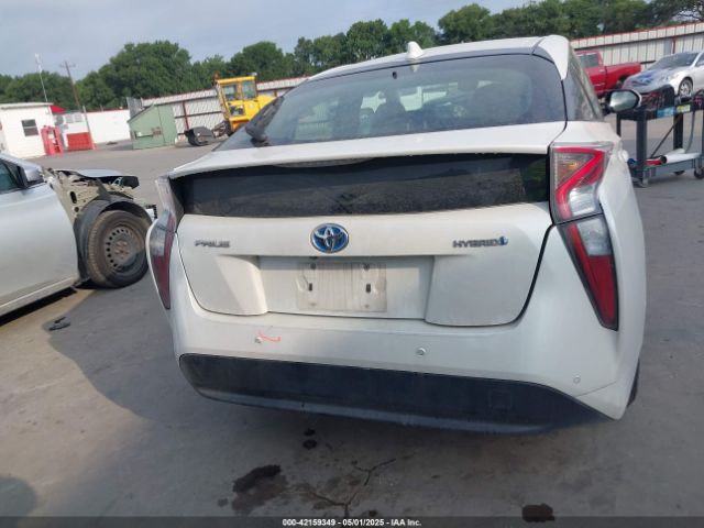 JTDKARFU8H3035514 Toyota Prius Four
