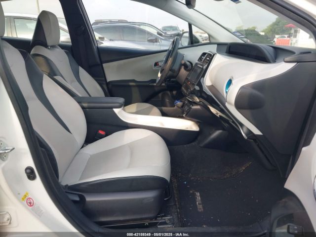 JTDKARFU8H3035514 Toyota Prius Four