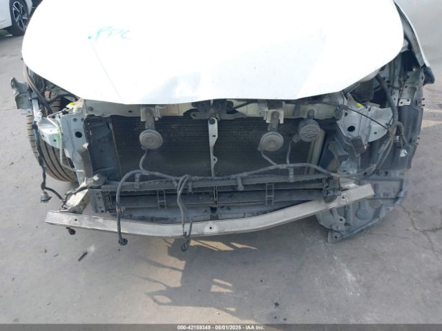 JTDKARFU8H3035514 Toyota Prius Four