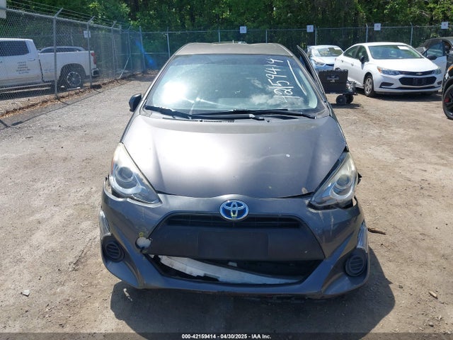 JTDKDTB35F1107411 Toyota Prius C One