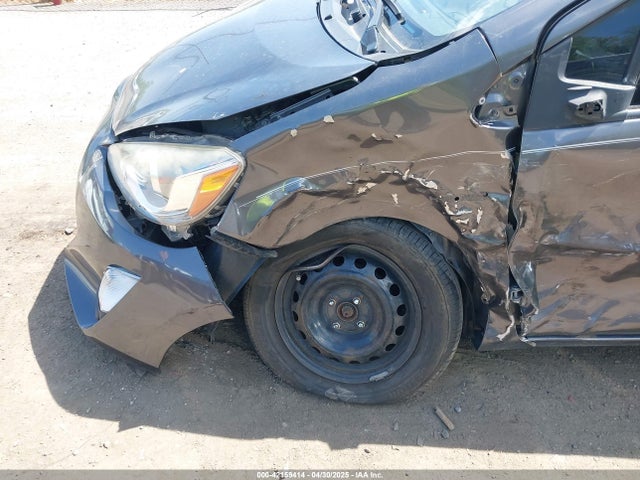 JTDKDTB35F1107411 Toyota Prius C One