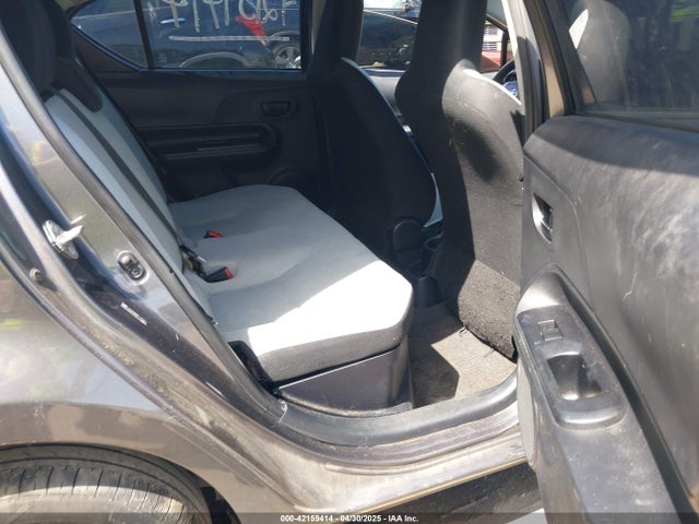 JTDKDTB35F1107411 Toyota Prius C One