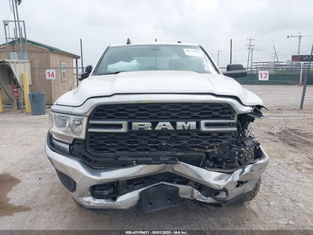3C6UR5CL3NG130973 RAM 2500 Tradesman  4x4 6'4 Box