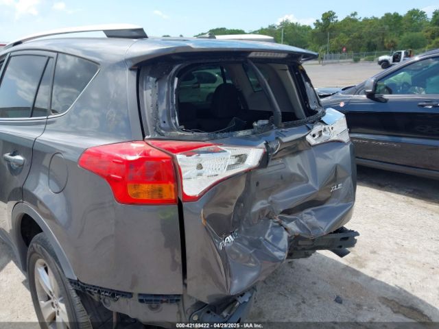 2T3WFREV8FW158110 Toyota Rav4 Xle