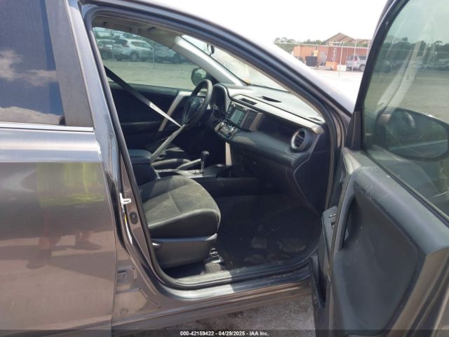 2T3WFREV8FW158110 Toyota Rav4 Xle