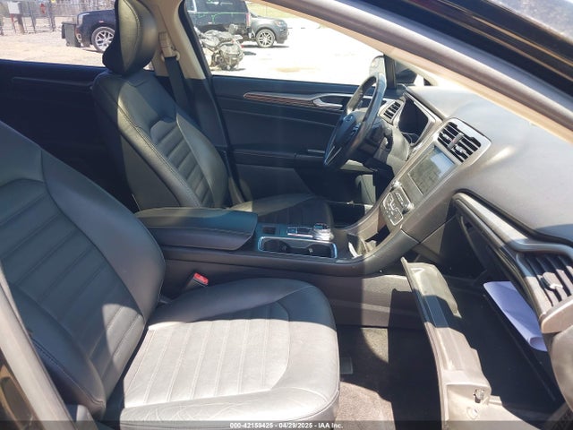 3FA6P0T99HR283905 Ford FUSION SE