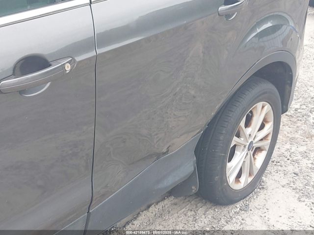2017 FORD ESCAPE 1FMCU0GD8HUC59037 Photo 5
