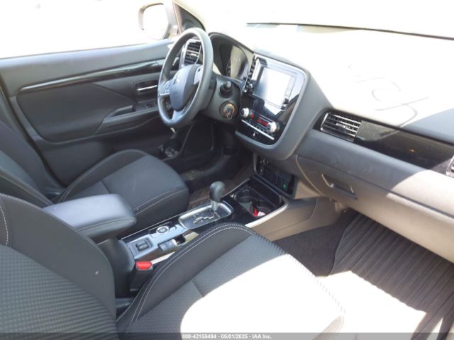 2020 MITSUBISHI OUTLANDER JA4AZ3A39LZ048854 Photo 4