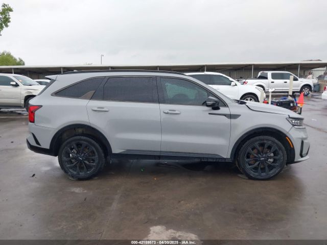 5XYRKDLF9NG129963 KIA SORENTO SX