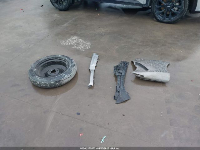 5XYRKDLF9NG129963 KIA SORENTO SX