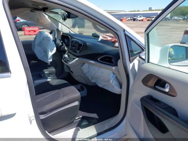 2018 CHRYSLER PACIFICA 2C4RC1FG1JR109048 Photo 4