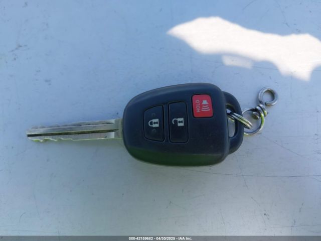 JTDKDTB35E1082542 Toyota Prius C One