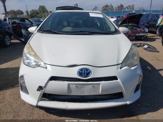JTDKDTB35E1082542 Toyota Prius C One