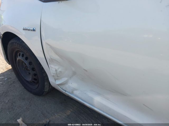 JTDKDTB35E1082542 Toyota Prius C One