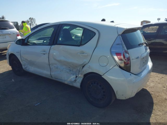 JTDKDTB35E1082542 Toyota Prius C One