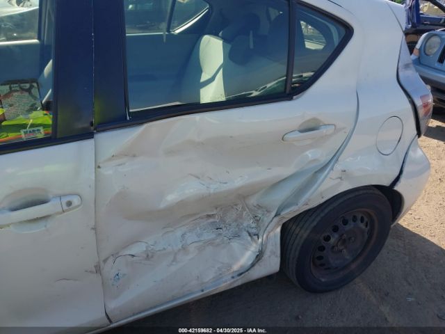 JTDKDTB35E1082542 Toyota Prius C One