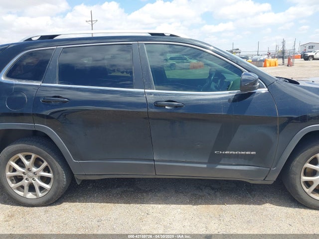 1C4PJLCB4HW549123 Jeep Cherokee Latitude Fwd