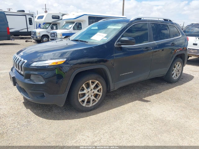 1C4PJLCB4HW549123 Jeep Cherokee Latitude Fwd