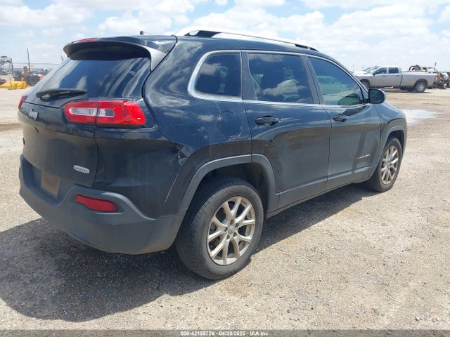 1C4PJLCB4HW549123 Jeep Cherokee Latitude Fwd
