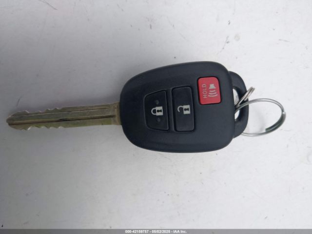 JTMWFREV6FD075613 Toyota Rav4 Xle