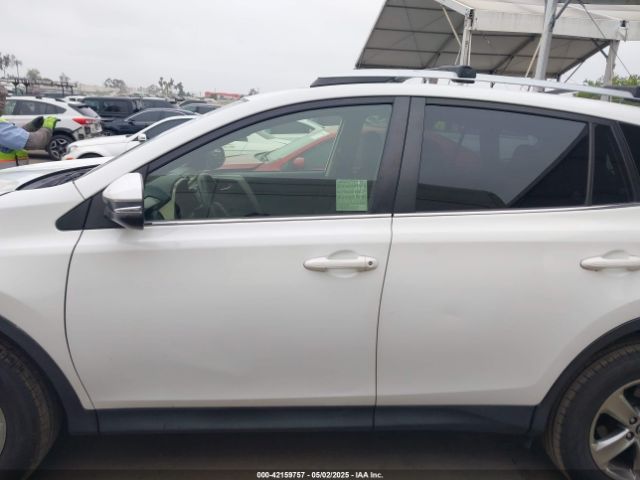 JTMWFREV6FD075613 Toyota Rav4 Xle