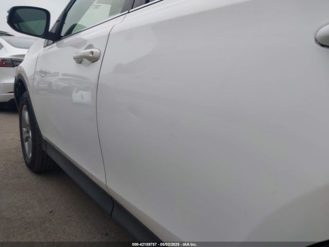 JTMWFREV6FD075613 Toyota Rav4 Xle