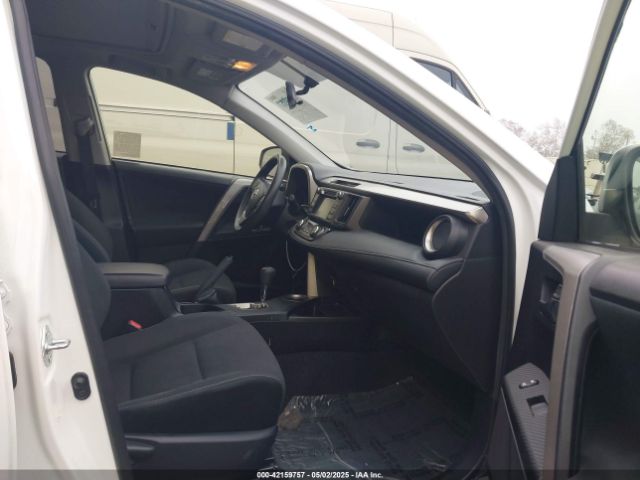 JTMWFREV6FD075613 Toyota Rav4 Xle