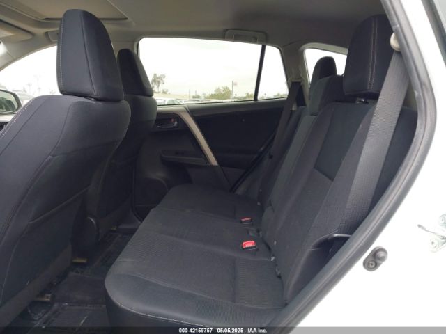 JTMWFREV6FD075613 Toyota Rav4 Xle