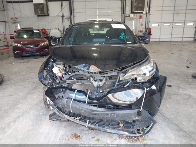 JTNKHMBX1L1077957 Toyota C-HR XLE