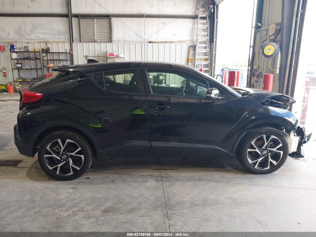 JTNKHMBX1L1077957 Toyota C-HR XLE