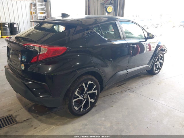 JTNKHMBX1L1077957 Toyota C-HR XLE