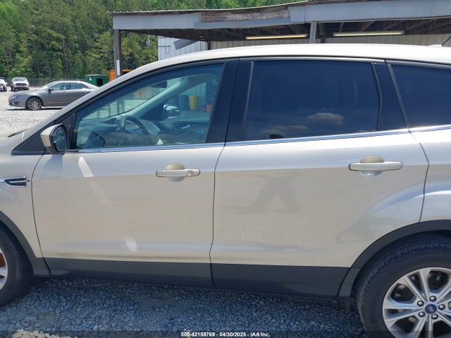 1FMCU0G94HUD56487 Ford ESCAPE SE