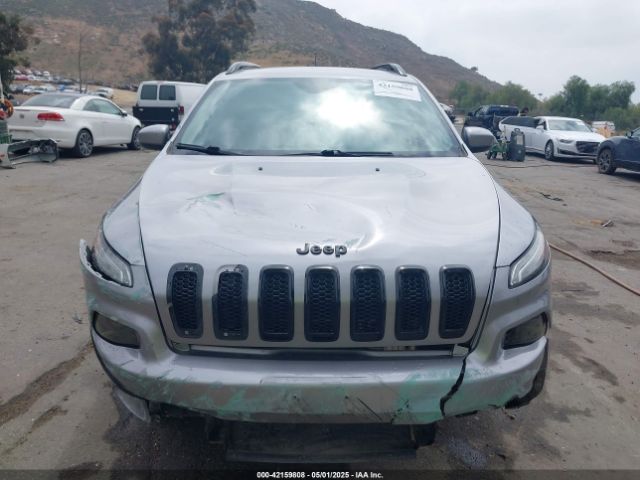 1C4PJLCB2JD540423 Jeep Cherokee Latitude Fwd