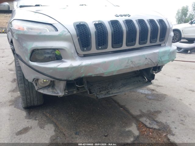 1C4PJLCB2JD540423 Jeep Cherokee Latitude Fwd