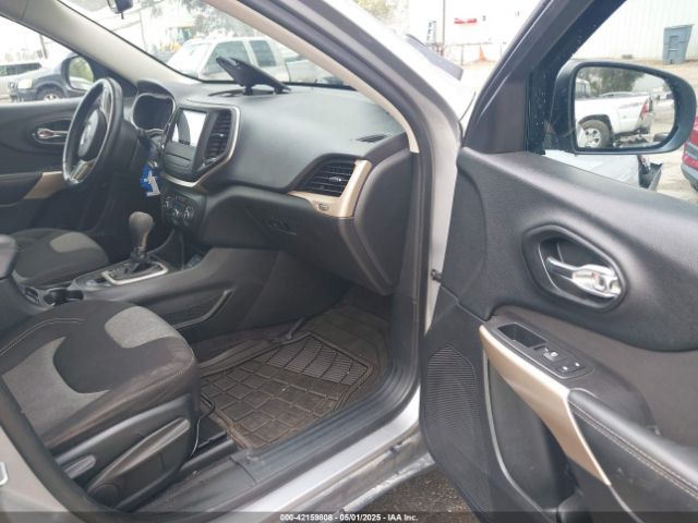 1C4PJLCB2JD540423 Jeep Cherokee Latitude Fwd