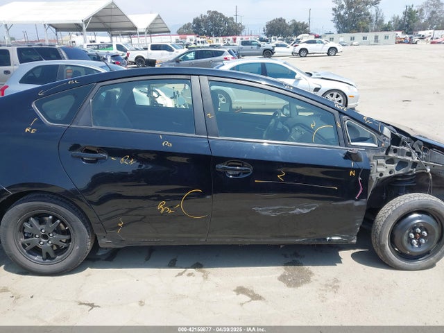 Toyota Prius Two 2014 JTDKN3DUXE1738737 Image 14