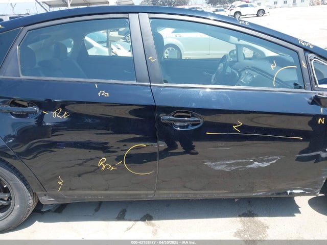 Toyota Prius Two 2014 JTDKN3DUXE1738737 Image 19
